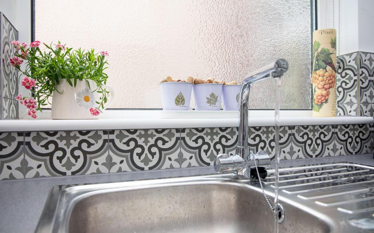 Bright 3 Bedroom Townhouse Near City Centre NWI Zewnętrze zdjęcie